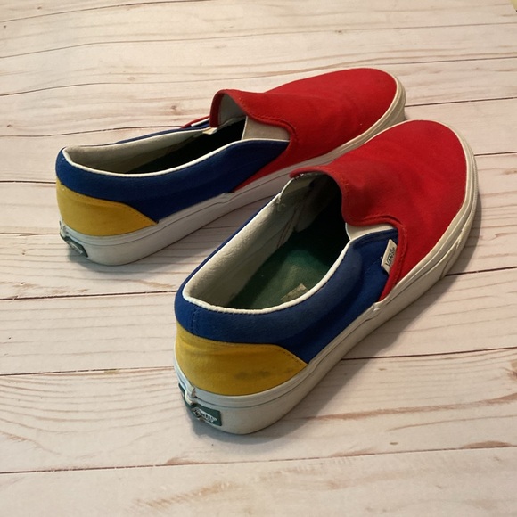 Vans slip on shoes. Men’s size 10 - Picture 2 of 5